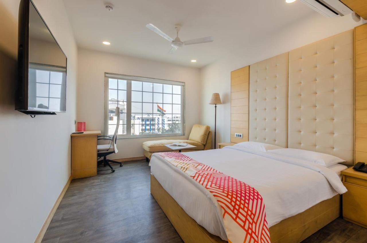 จินเจอร์ สุรัต ซิตี้เซ็นเตอร์ Hotel ภายนอก รูปภาพ